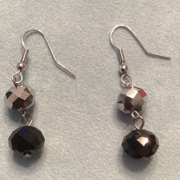 Silver black drop earrings - Picture 3 of 4